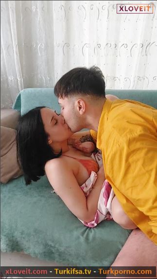 Tango Yanka ifşa yayında amcık okşadı